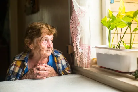 Sundown Syndrome: 7 Ways to Help Someone Who Is Experiencing It
