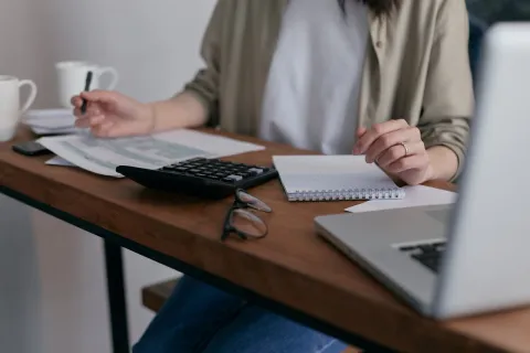 The Hidden Link Between Desk Jobs and Vein Disease: What Office Workers Need to Know