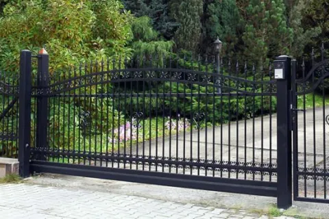 Security and Convenience with an Electric Driveway Gate