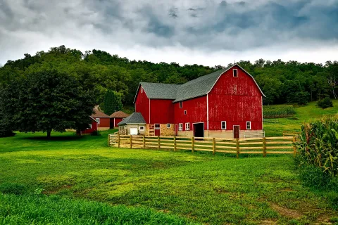 a barn in a field