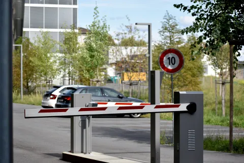 parking arm gate