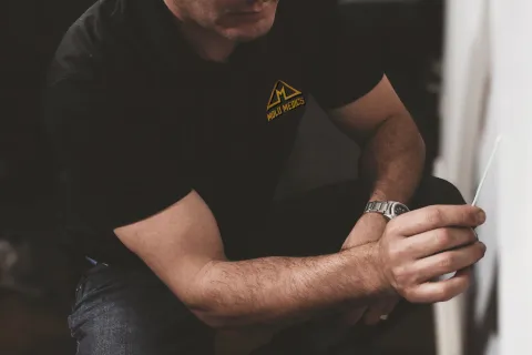 What Causes White Mold on Walls?