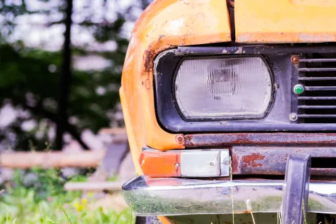 How a Full Service Car Wash Protects Against Rust