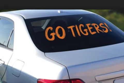 Decorating the Car without Damage
