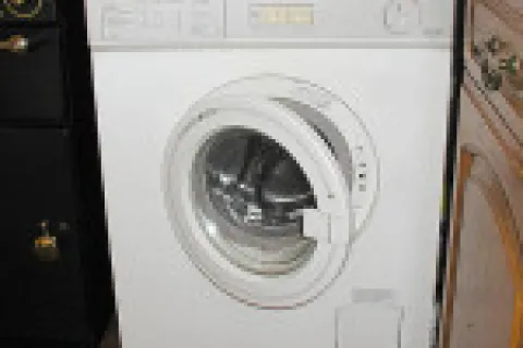 Take care of your washing machine hose to avoid flood damage