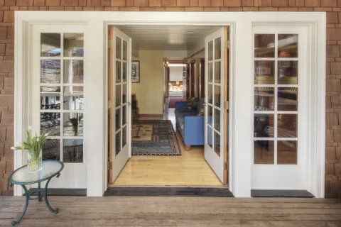 How to Choose the Best Patio Door for Your Outdoor Space