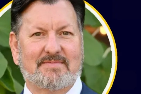 Portrait of Michael Noe, franchise coach for Paramedics Brands, with company logos and welcome text.