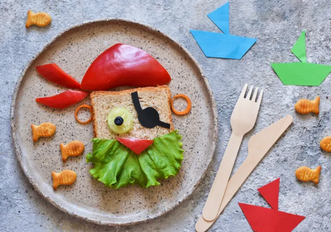 a plate with food on it.