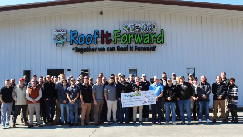 ARAC Roof It Forward Team Picture at Woodstock, Georgia Headquarters
