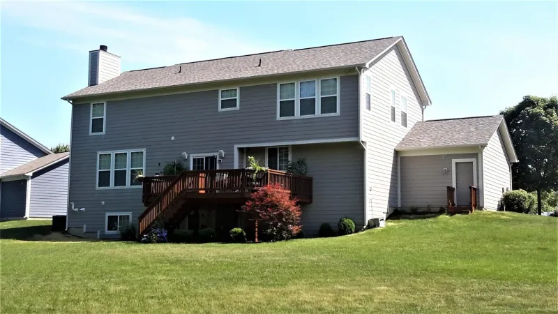This home is utilizing the Owens Corning Duration Shingles. These shingles are warranted for up to 130 mph wind gusts and look wonderful on any home.