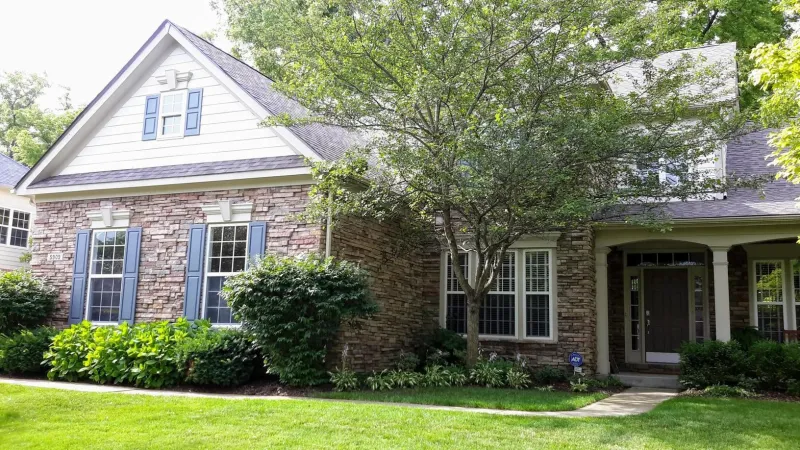 The shadow lines on this shingle give amazing dimensions to your home's roof.