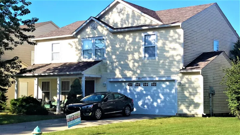 The Owens Corning SureNail Technology strip gives a triple bond nailing surface for more strength.