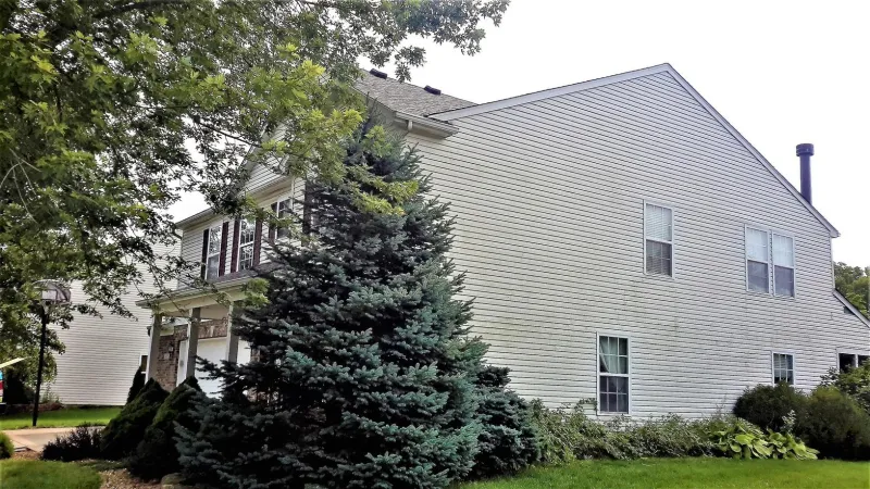 The built-in SureNail Technology gives your shingles a triple bond nailing surface for more strength.