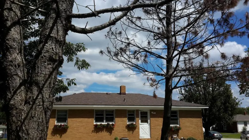 The Duration shingle carries a 130 mph wind gust rating.