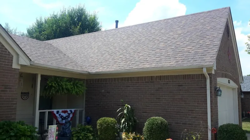 With over 20 colors available in this shingle, you are sure to find a complement to your home.
