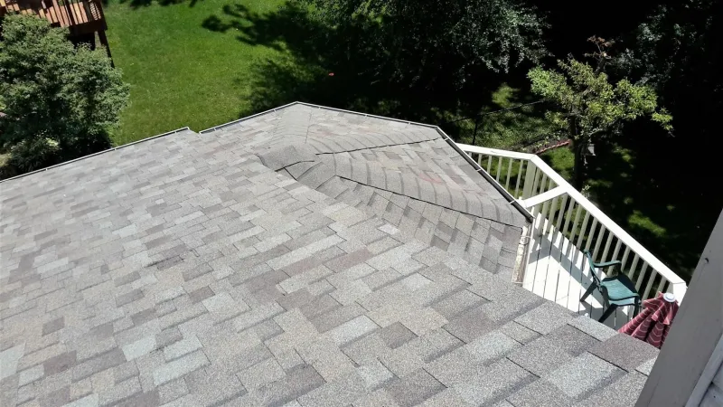 This shingle along with the shadow lines gives the roof beautiful dimensions.