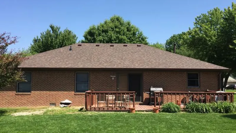 The Duration shingle, with its dimensional appearance, gives off that shake shingle appearance you have been looking for.