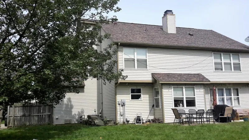 This shingle along with the shadow lines gives the roof beautiful dimensions.