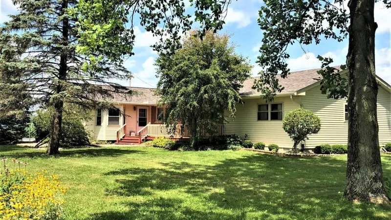 All Roof It Forward roofing projects are built using the Owens Corning roofing system, that way each component works in unison with one another. This shingle is warranted for up to 130 mph wind gusts due to its SureNail Technology.