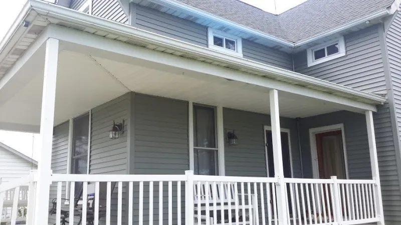 The Roof It Forward team did a complete removal of the siding, installed house wrap, moisture barrier, and all-new trims. Also installed were all-new mounting blocks for light fixtures, hose faucets, and outside electrical receptacles.