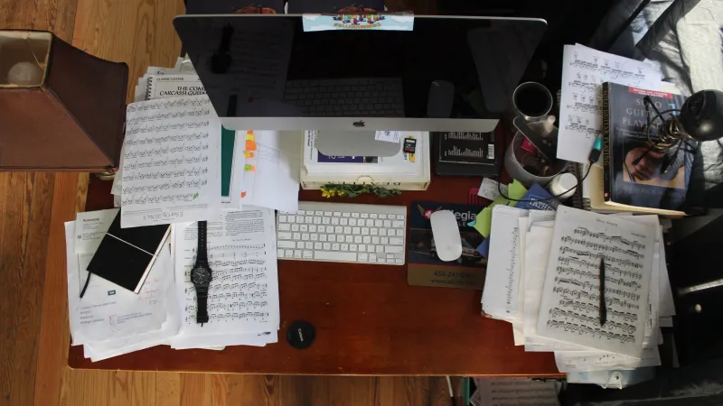 How a Messy Desk Affects Productivity