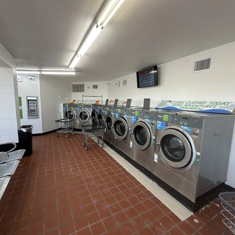 Tampa Laundromat | Aaxon