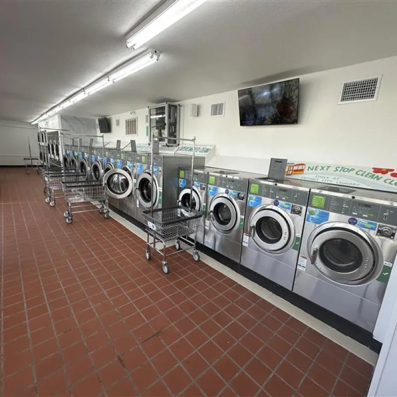 Tampa Laundromat | Aaxon