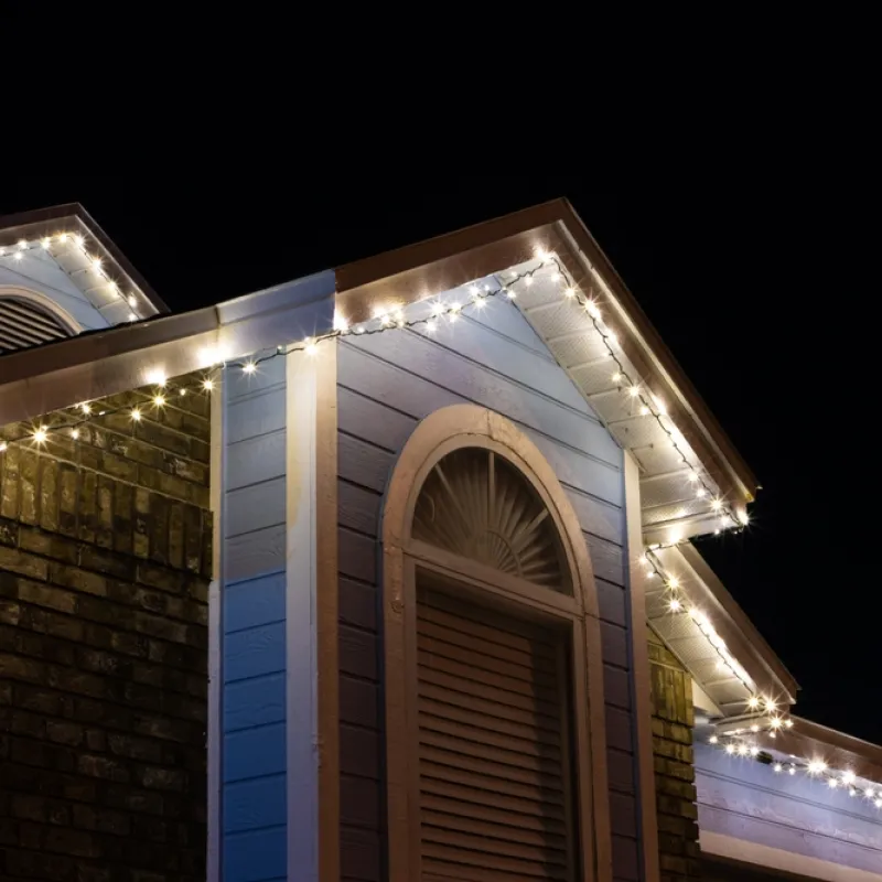 5 Tips for Installing Christmas Lights on Your Roof