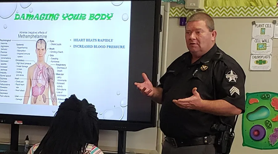 ‘Officer Bobby’ helps 5th graders make better choices