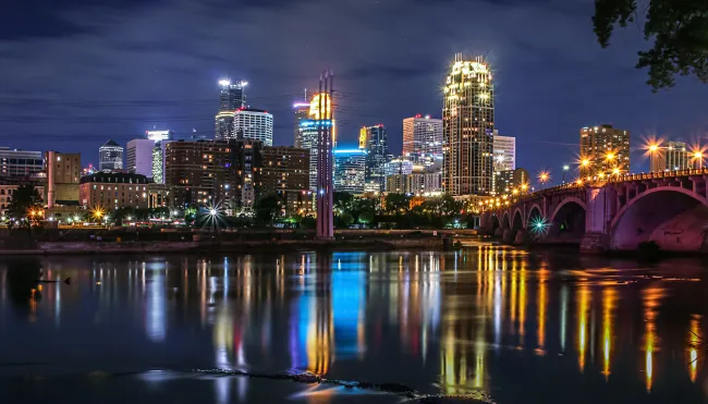 a city skyline at night