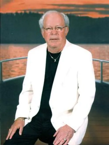 a man in a suit and tie