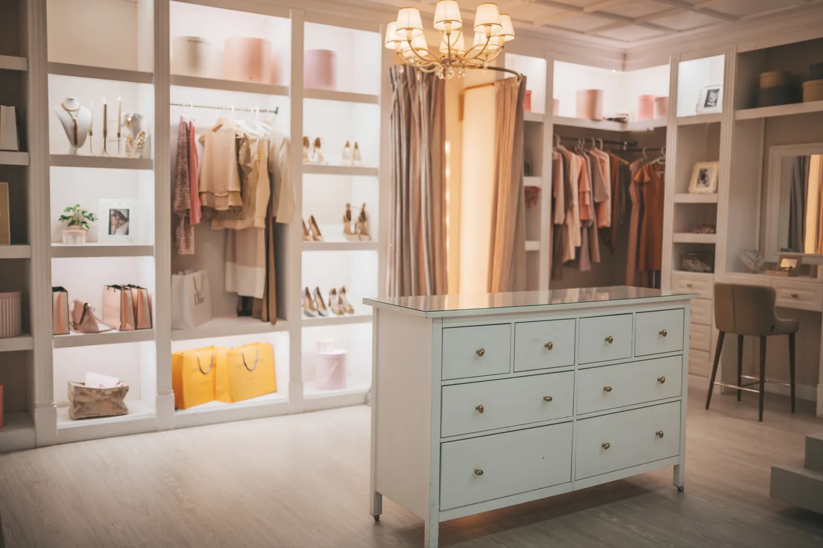Unlocking Affordable Luxury With a Showcase Closet