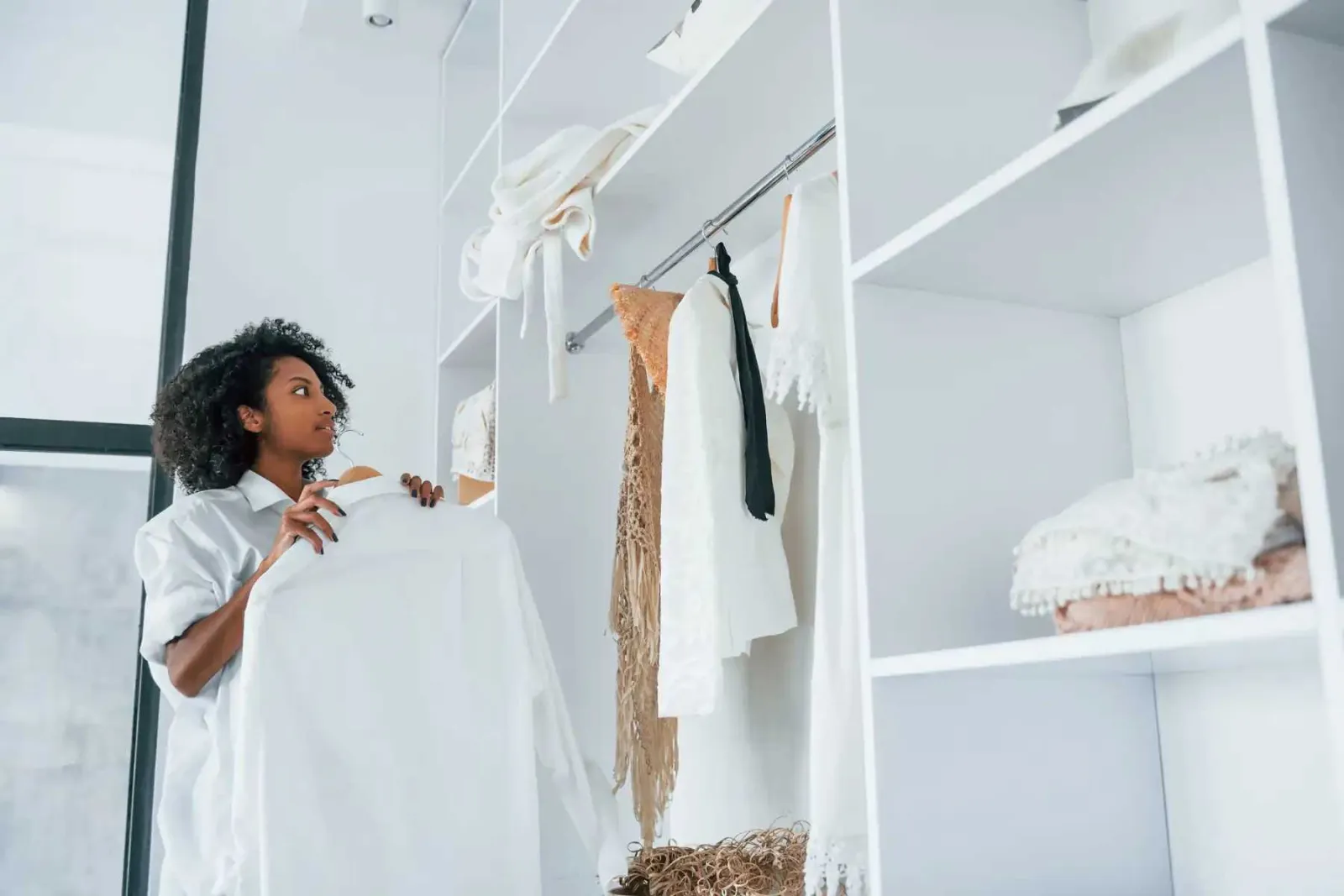 Benefits of Hiring a Closet Designer