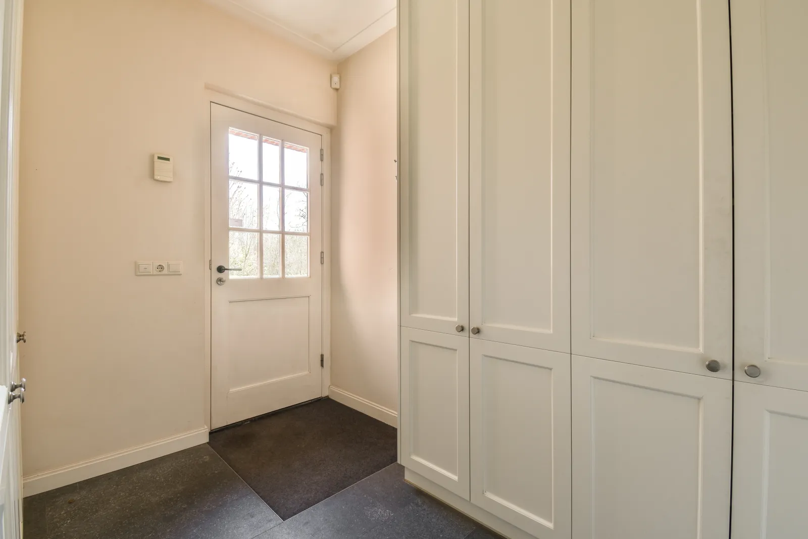 Custom Mudroom Lockers: Tailored Designs to Fit Your Lifestyle