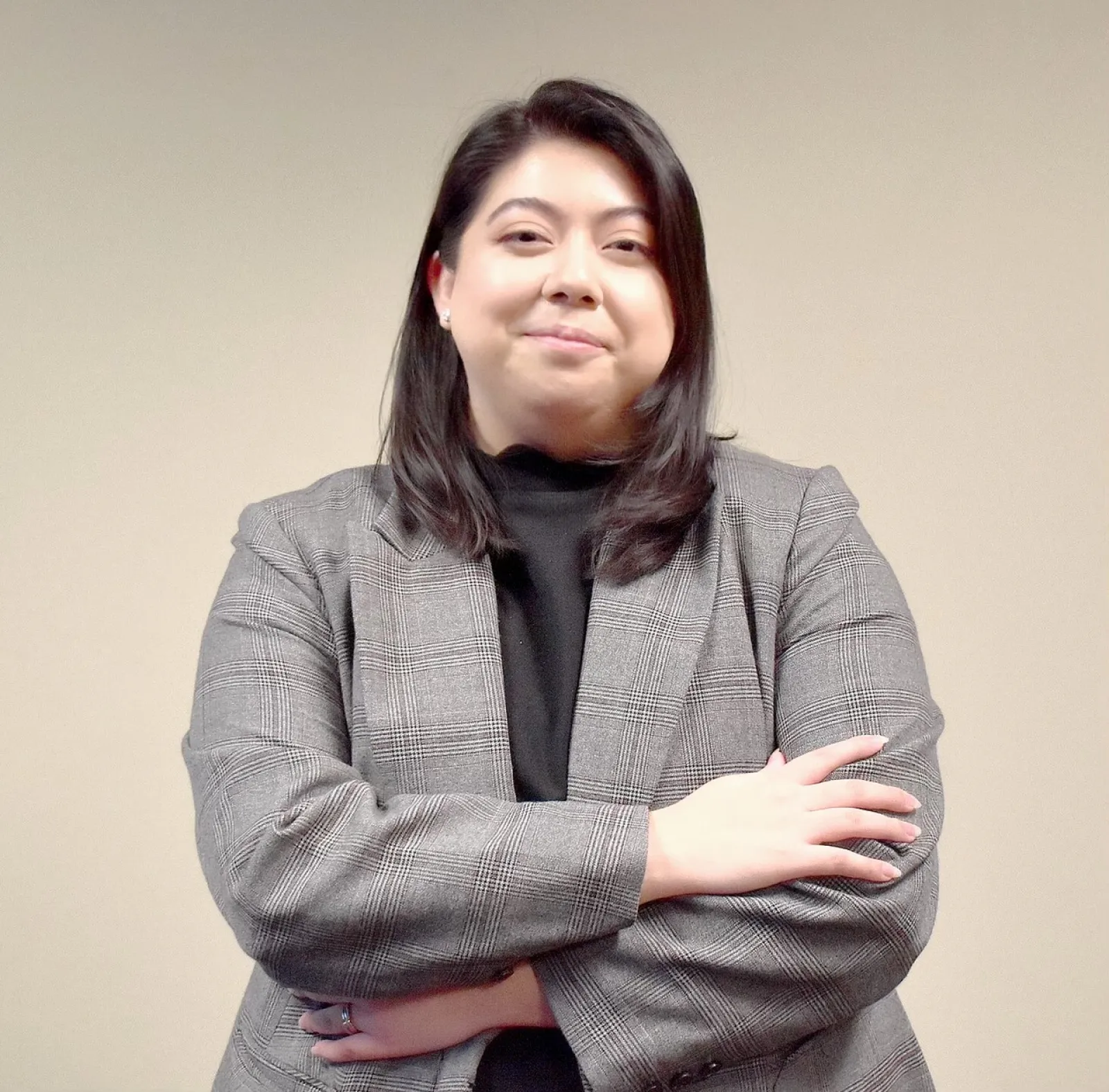 Estes Services Professional ready to help a customer