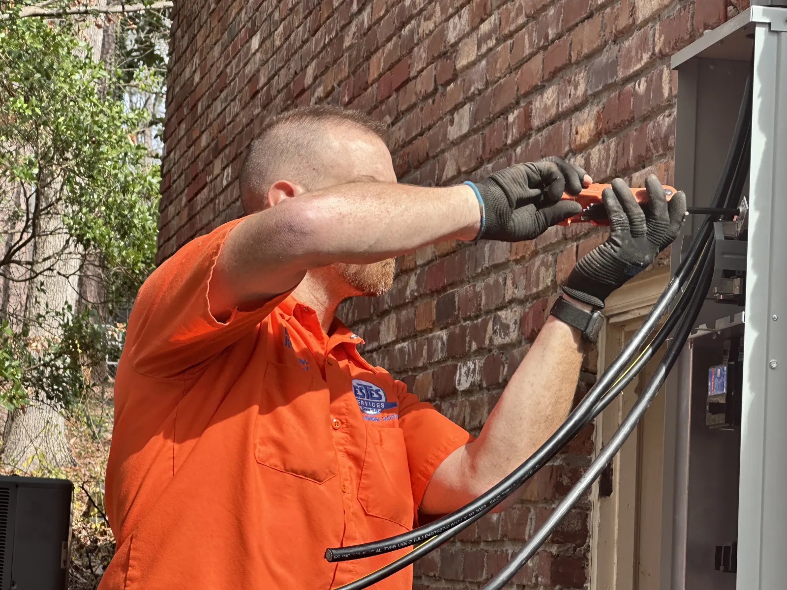 Estes Electrician replacing an electrical panel