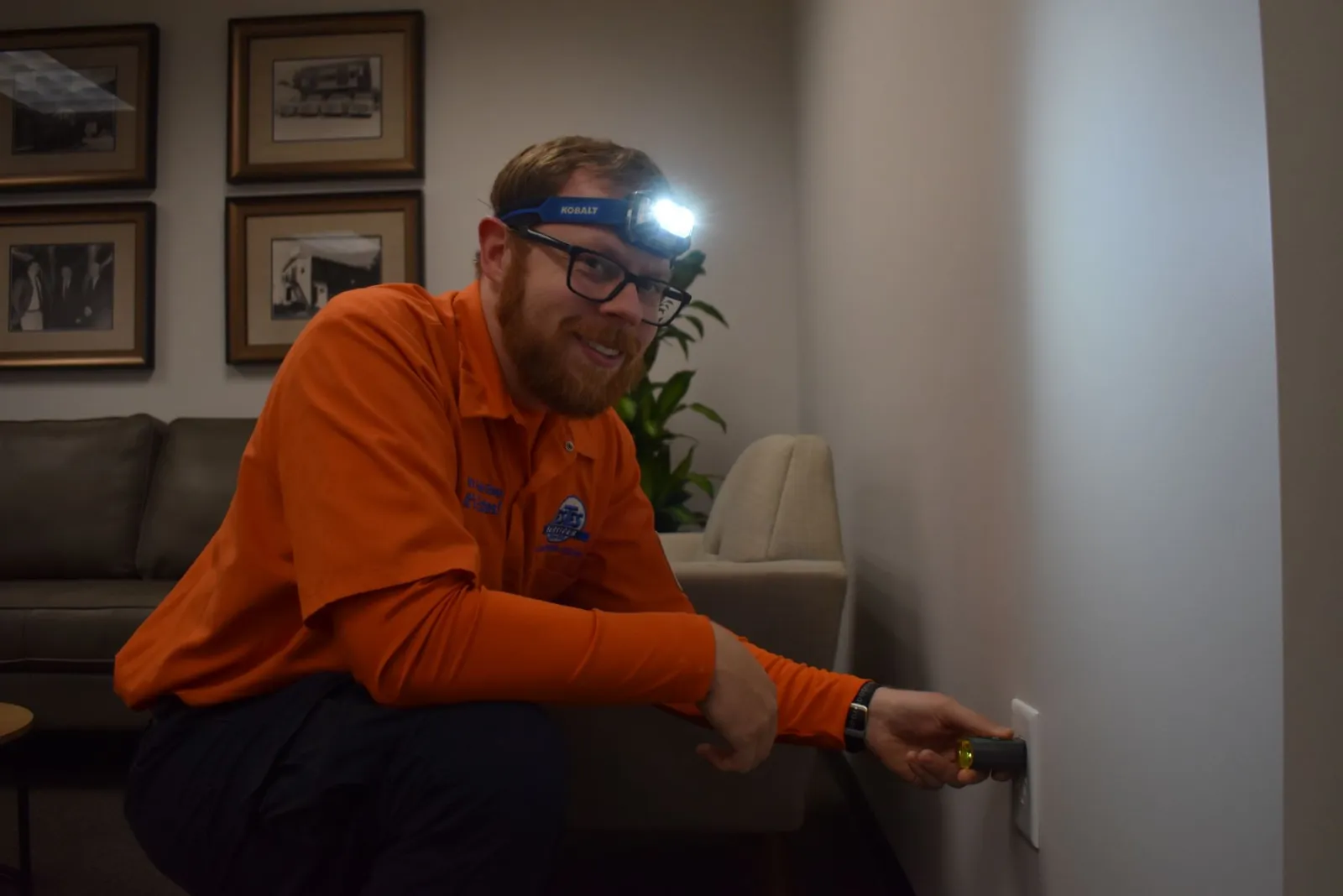 Estes Electrician Checking an outlet in Atlanta
