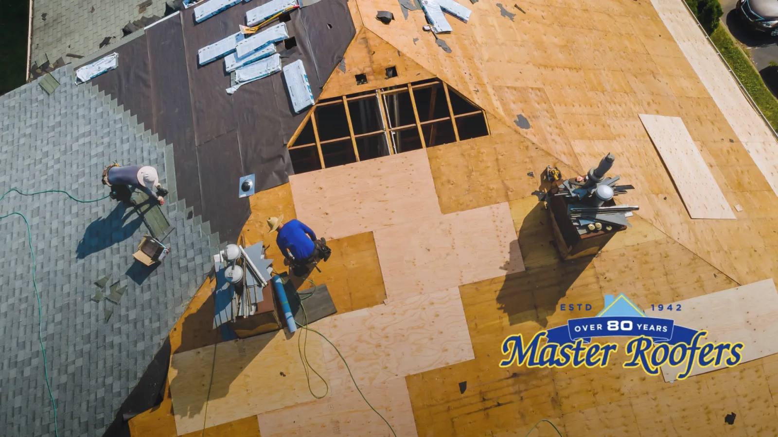 Master Roofers Service on a Household