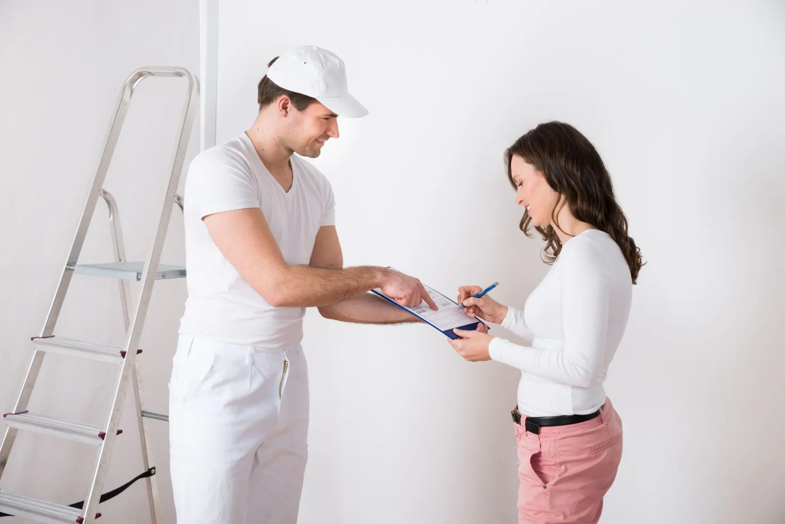 Professional Painting Contractors vs Painters - Which Should You Hire? 
