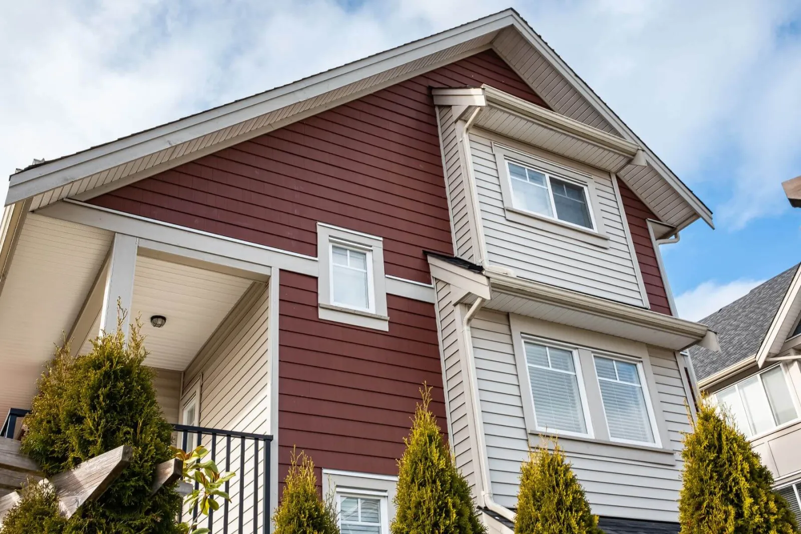 What Color Tones Should You Choose For Your Siding? 