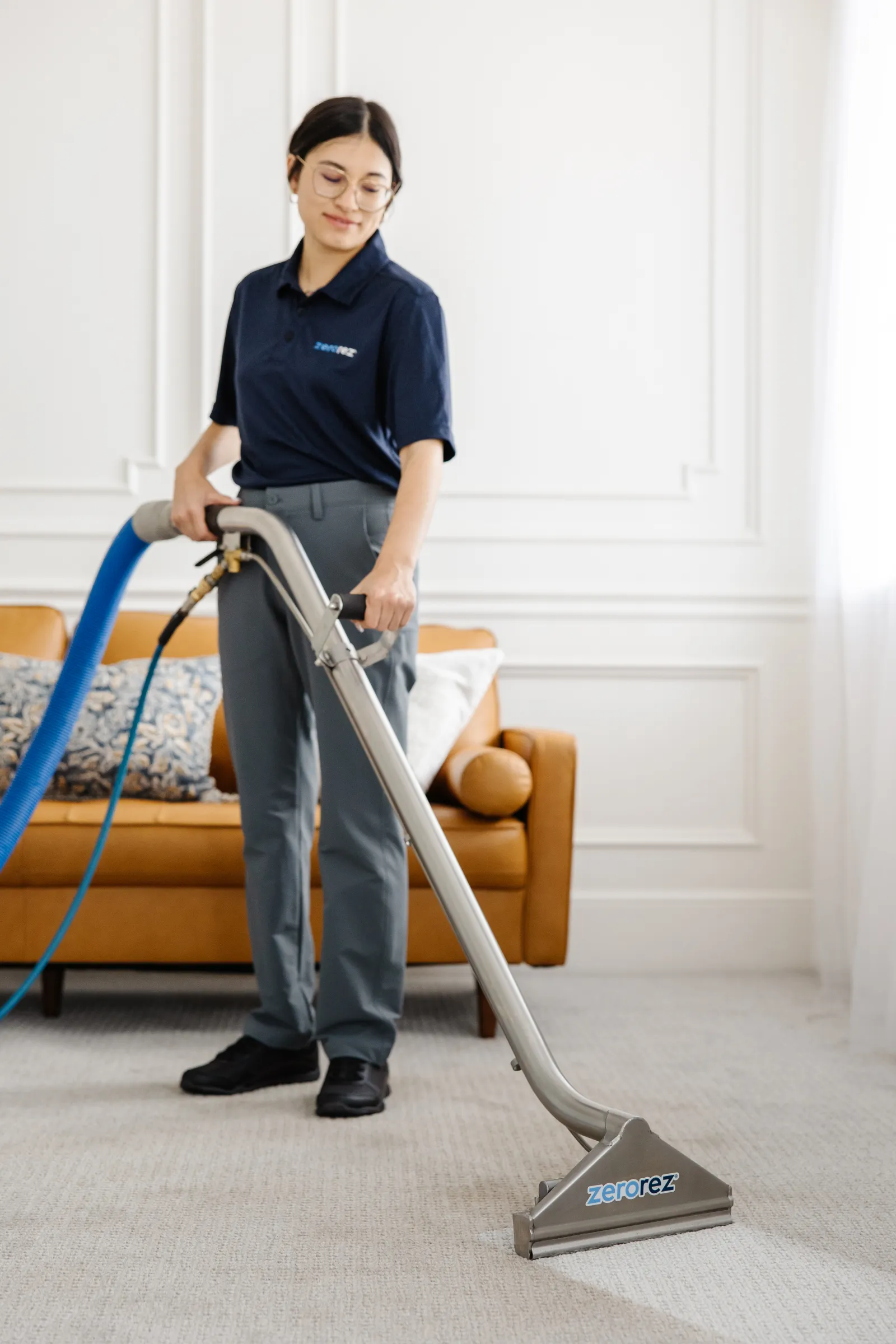 technician hold a wand carpet cleaning