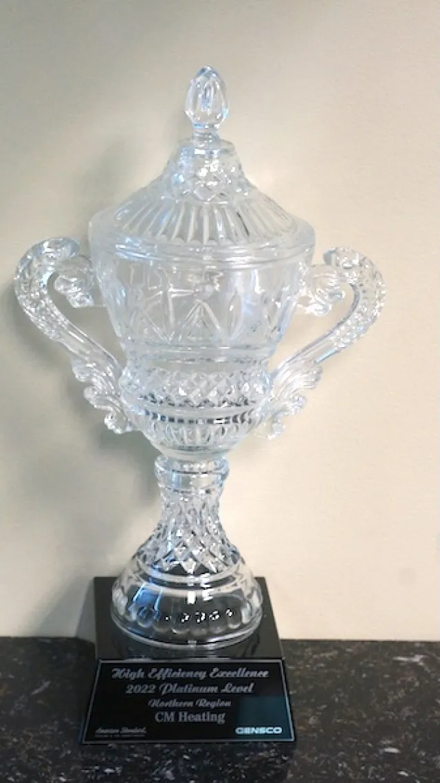 Crystal trophy awarded for High Efficiency Excellence 2022 Platinum Level to CM Heating in Northern Region
