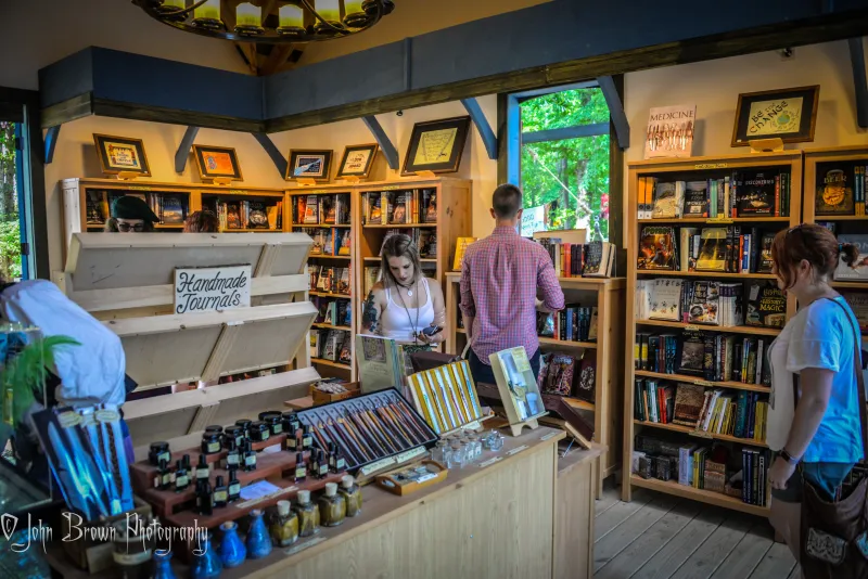 Inside the Arte of the Booke shoppe