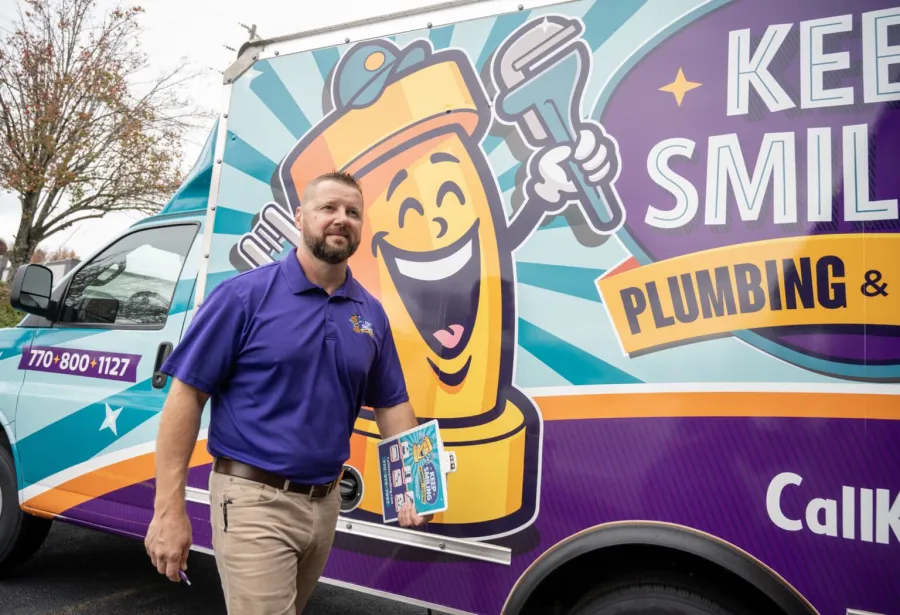 an covington hvac employee fixing a unit