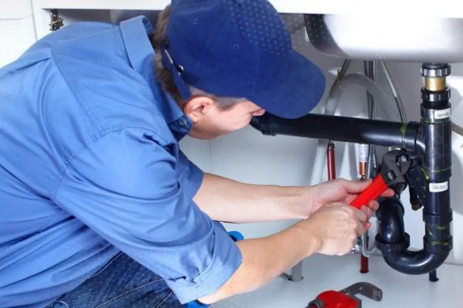 a commercial plumber from Dalmatian Plumbing