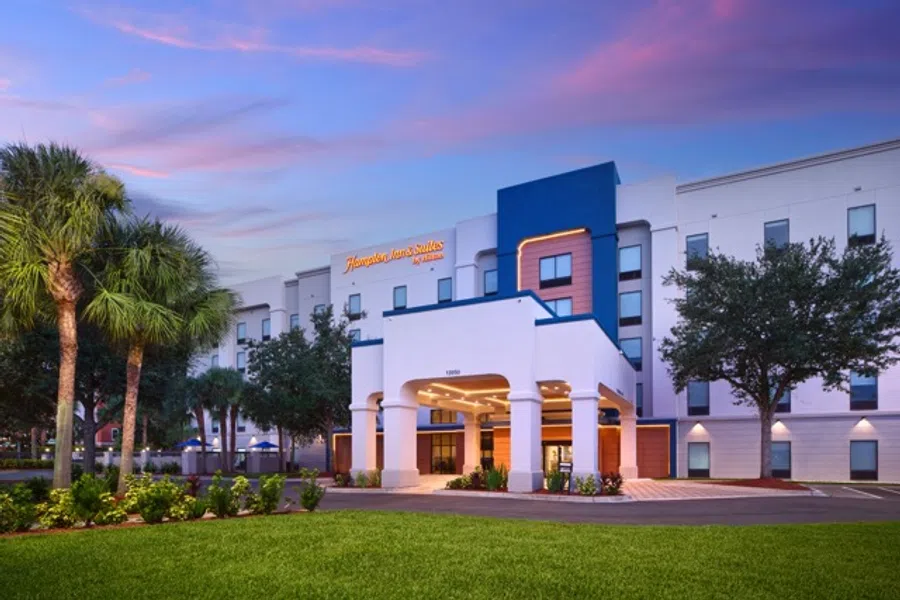 Hampton Inn & Suites