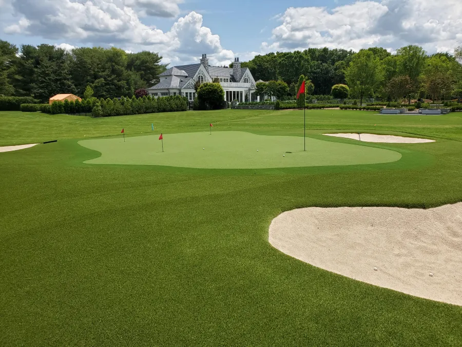 commercial putting green